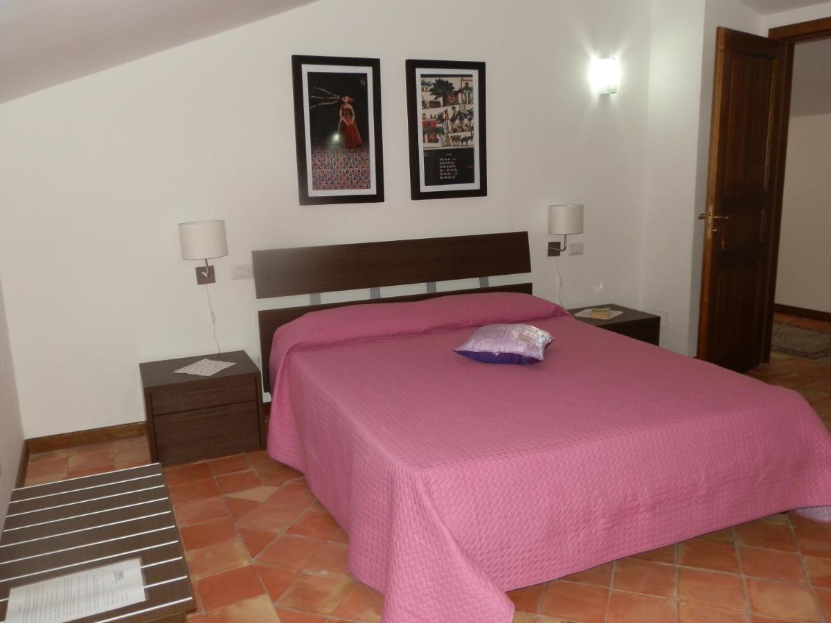 Agriturismo Ai Monaci Montano Antilia Exterior photo